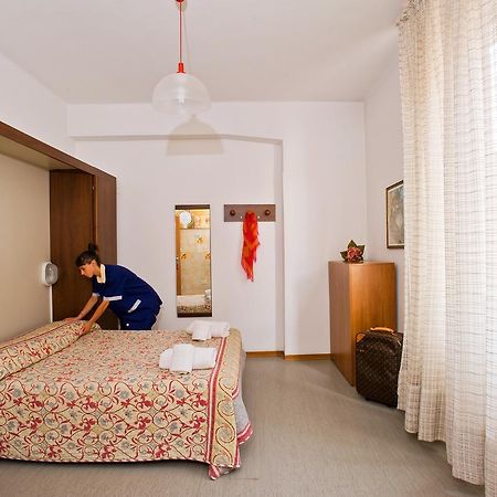 Hotel Lido Пьетра-Лигуре Экстерьер фото