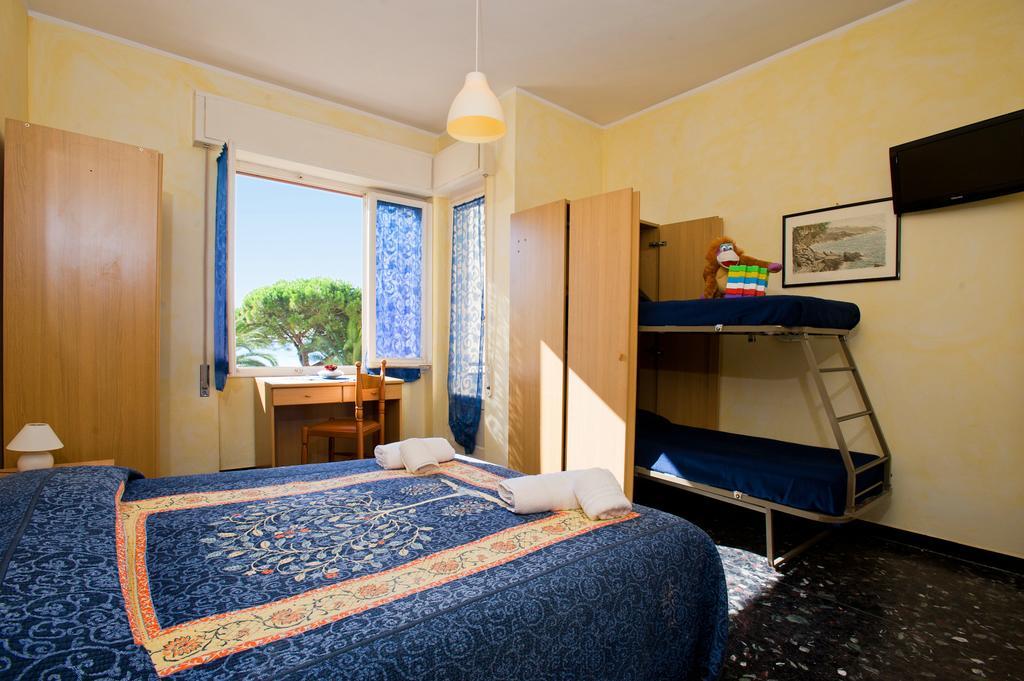 Hotel Lido Пьетра-Лигуре Номер фото
