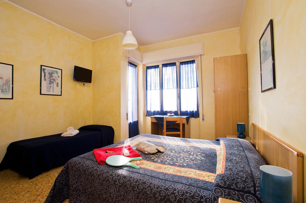 Hotel Lido Пьетра-Лигуре Номер фото