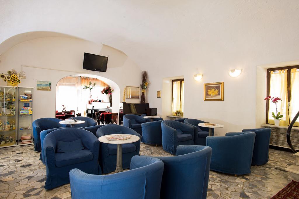 Hotel Lido Пьетра-Лигуре Экстерьер фото