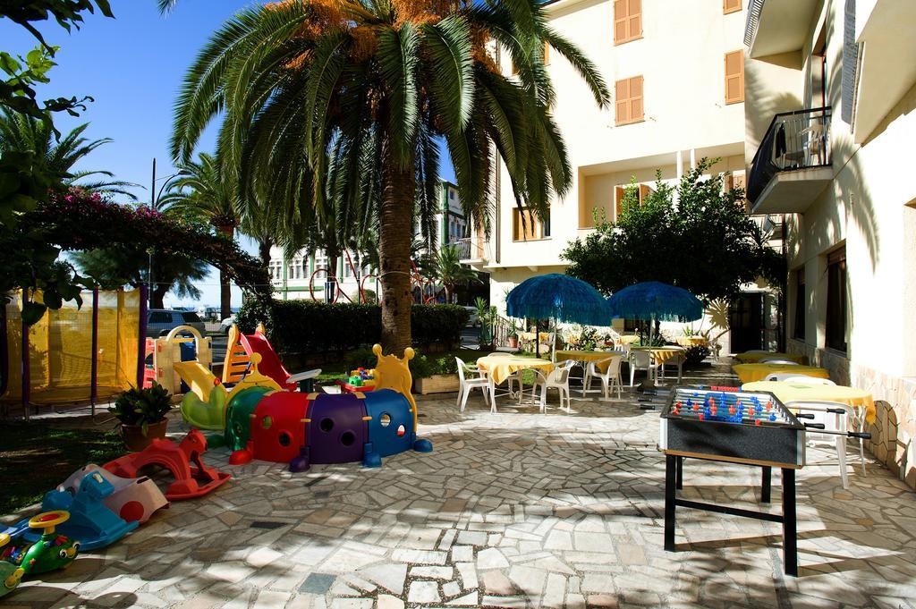 Hotel Lido Пьетра-Лигуре Экстерьер фото