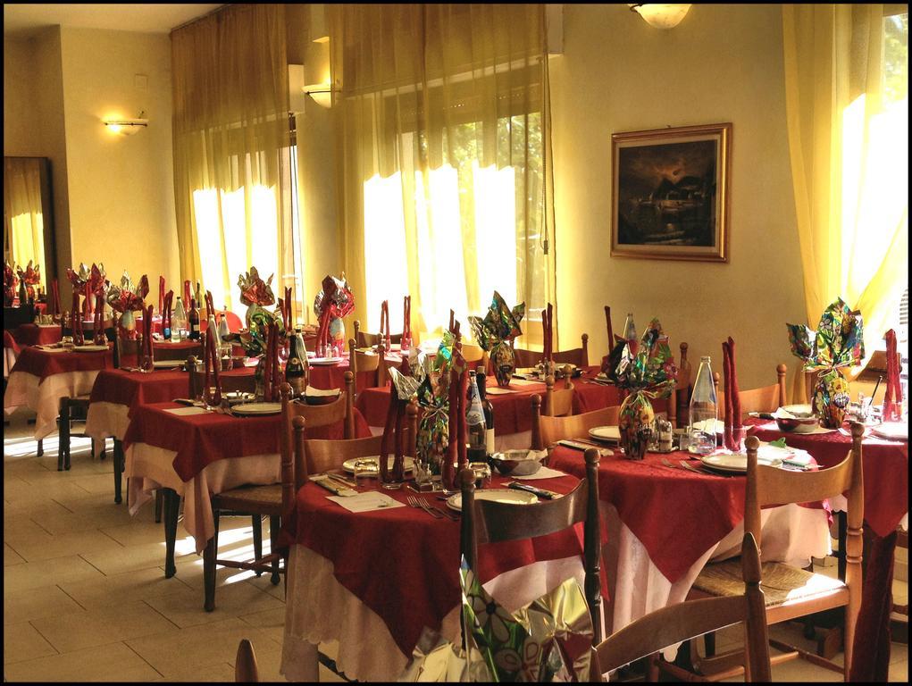 Hotel Lido Пьетра-Лигуре Экстерьер фото