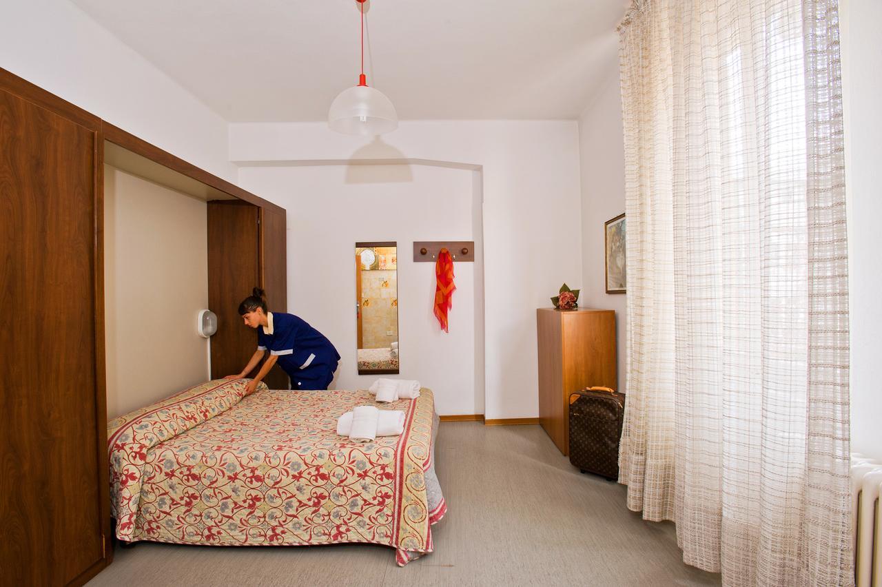 Hotel Lido Пьетра-Лигуре Экстерьер фото